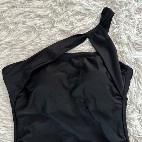 HOLIPICK One-Shoulder Ruched Black Swimsuit Women’s Size M - Picture 3 of 15